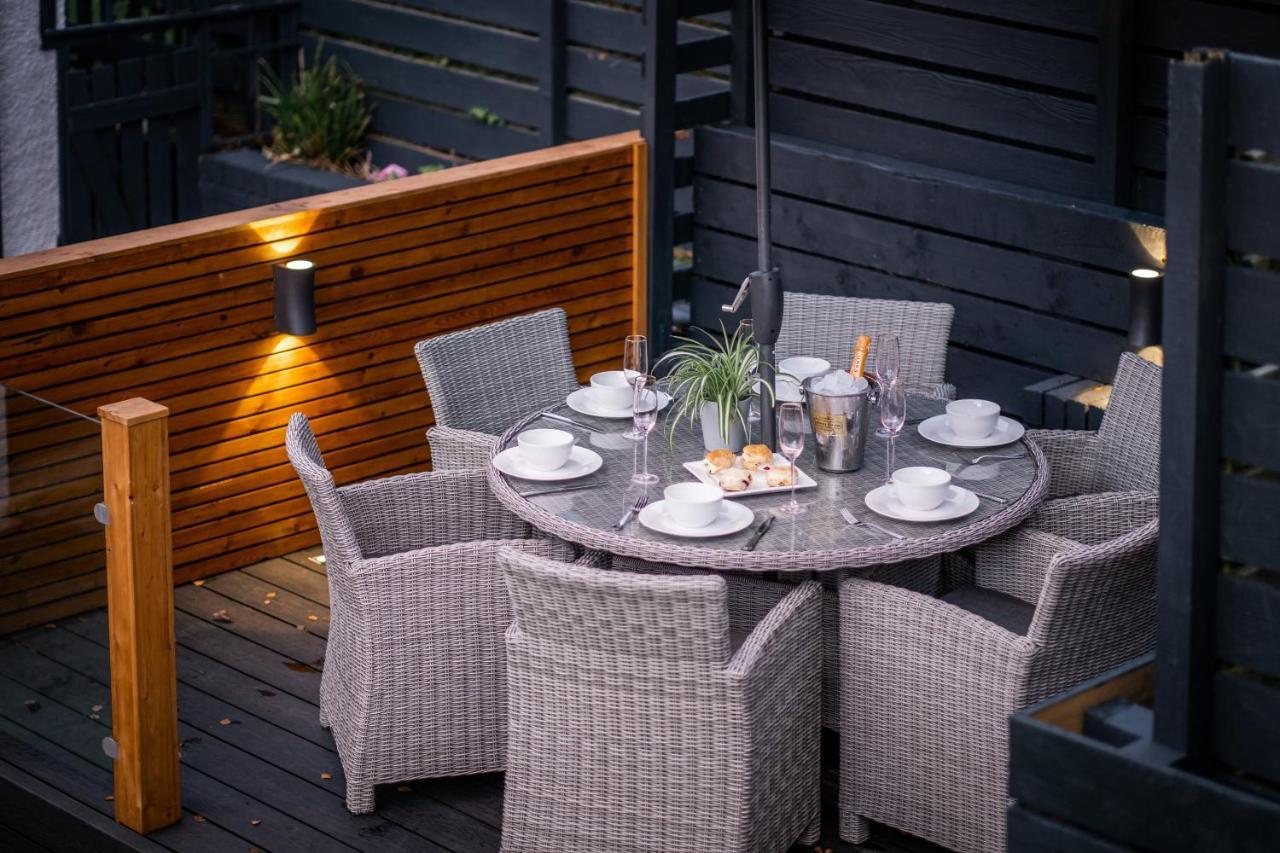 Rockside - Luxury 1 Bedroom Home With Hot Tub, Central Location, Parking And Pet Friendly Уиндермир Экстерьер фото