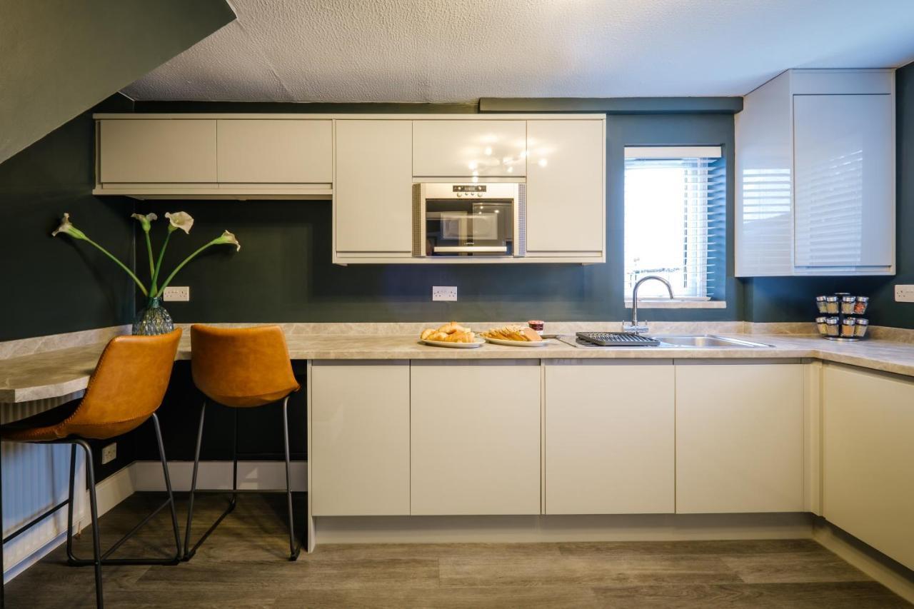 Rockside - Luxury 1 Bedroom Home With Hot Tub, Central Location, Parking And Pet Friendly Уиндермир Экстерьер фото